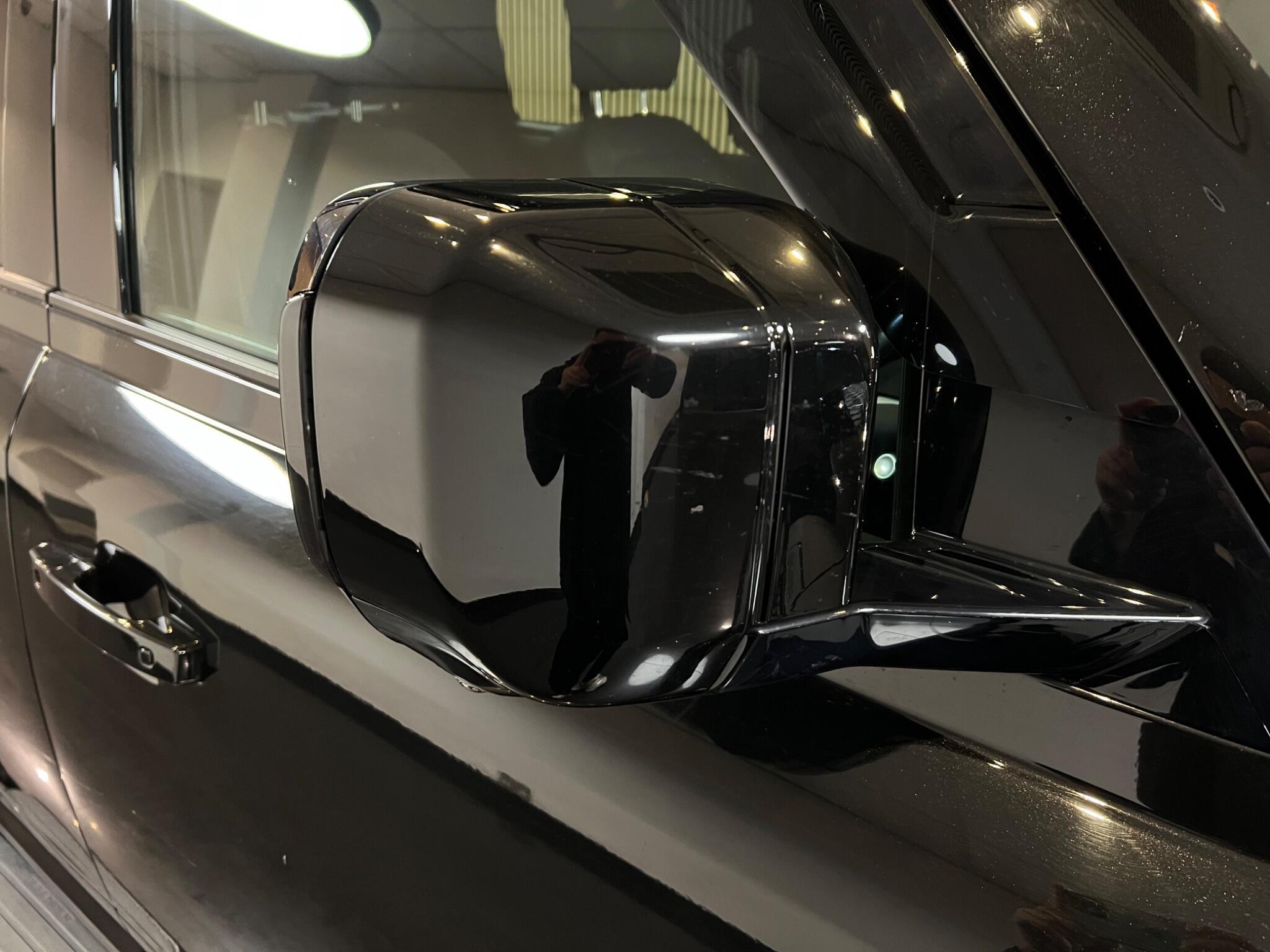 Land Rover Defender 110